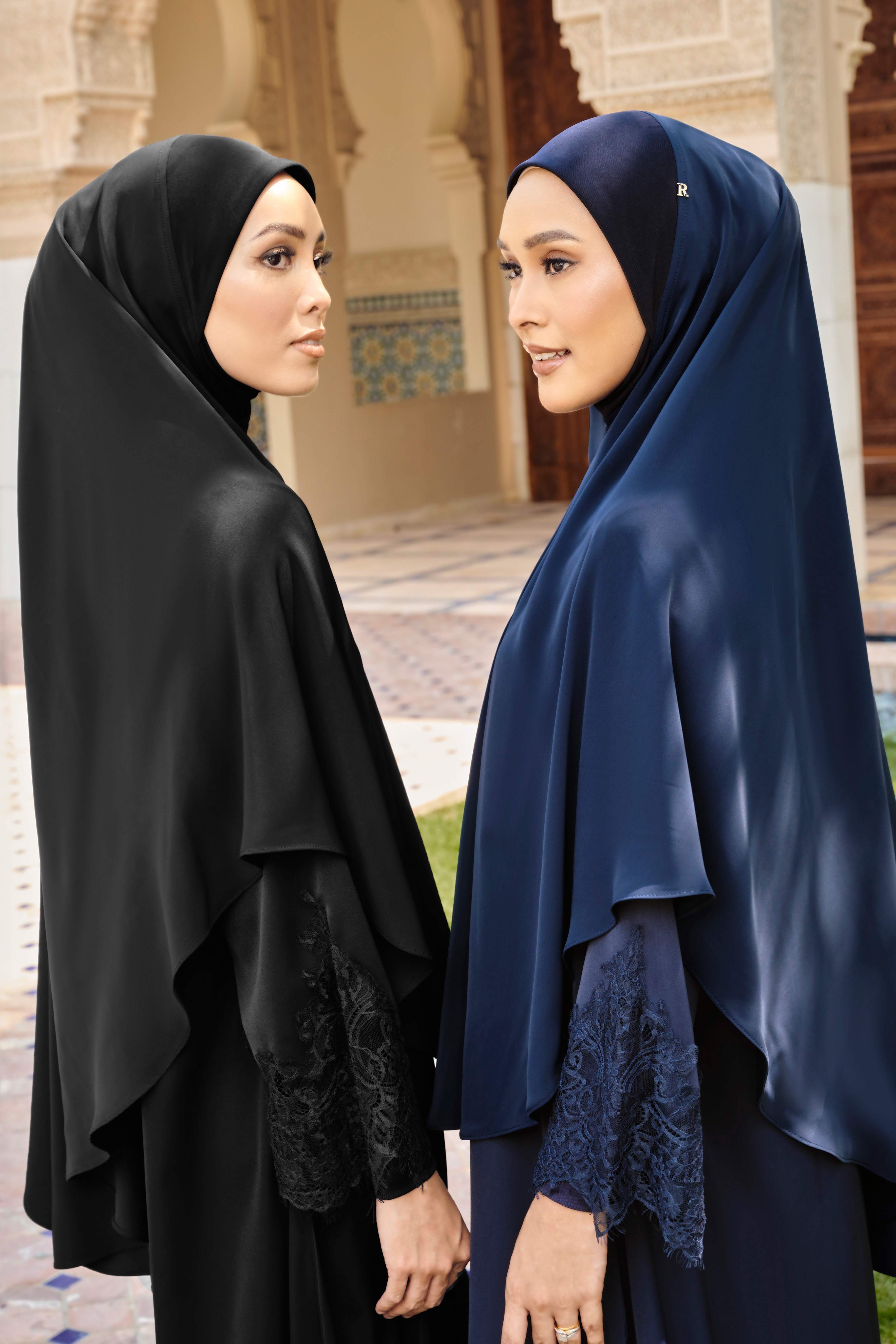 AMRA Khimar in Black